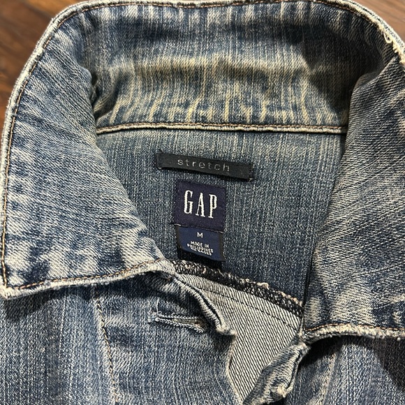 GAP Distressed Faded Frayed Rugged Whitewashed Blue Denim Women’s Jacket M - Picture 12 of 12
